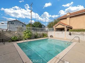 15044 Nordhoff 1, North Hills (los Angeles) CA 91343