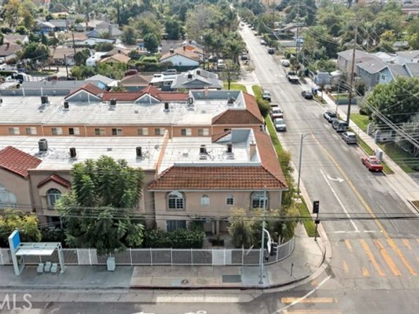 15044 Nordhoff 1, North Hills (los Angeles) CA 91343