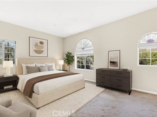 15044 Nordhoff 1, North Hills (los Angeles) CA 91343