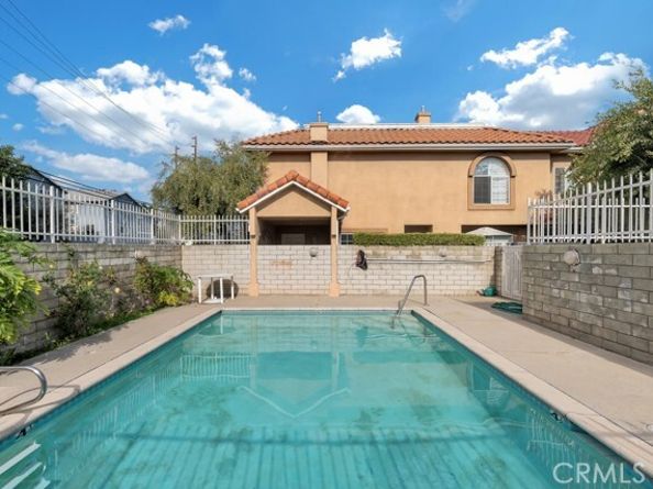 15044 Nordhoff 1, North Hills (los Angeles) CA 91343