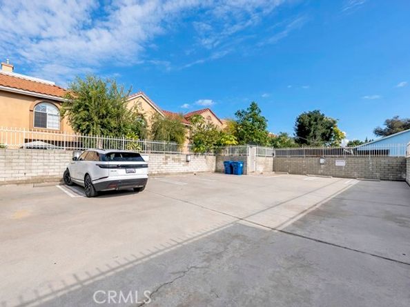 15044 Nordhoff 1, North Hills (los Angeles) CA 91343