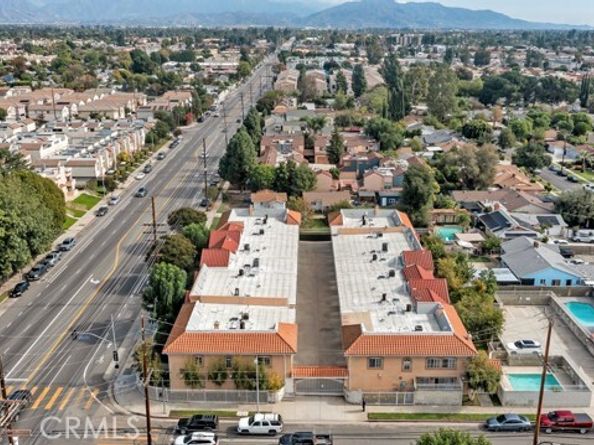 15044 Nordhoff 1, North Hills (los Angeles) CA 91343