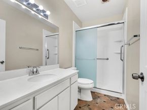 15044 Nordhoff 1, North Hills (los Angeles) CA 91343