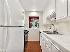 15044 Nordhoff 1, North Hills (los Angeles) CA 91343