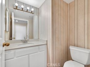 15044 Nordhoff 1, North Hills (los Angeles) CA 91343