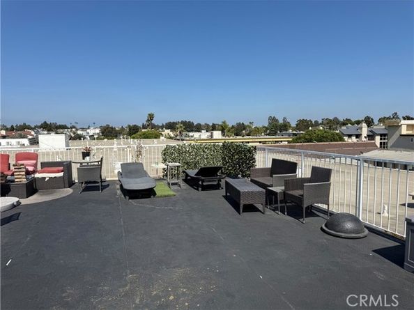 8710 Delgany Avenue 15, Playa Del Rey (los Angeles) CA 90293