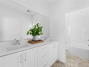 9423 N Sepulveda Blvd. 2, North Hills (los Angeles) CA 91343