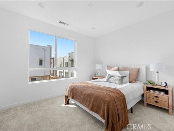 9423 N Sepulveda Blvd. 2, North Hills (los Angeles) CA 91343