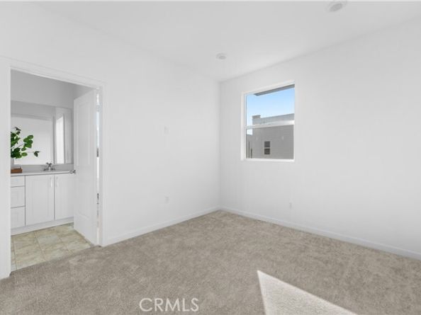 9423 N Sepulveda Blvd. 2, North Hills (los Angeles) CA 91343