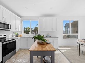 9423 N Sepulveda Blvd. 2, North Hills (los Angeles) CA 91343
