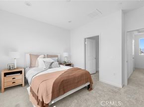 9423 N Sepulveda Blvd. 2, North Hills (los Angeles) CA 91343