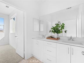 9423 N Sepulveda Blvd. 2, North Hills (los Angeles) CA 91343