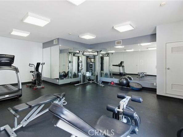 19350 Sherman Way 125, Reseda (los Angeles) CA 91335