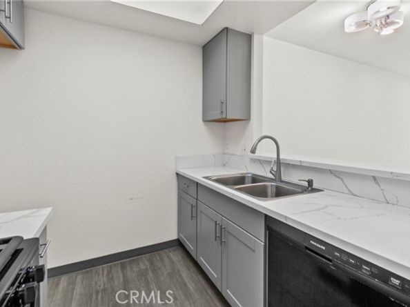 19350 Sherman Way 125, Reseda (los Angeles) CA 91335