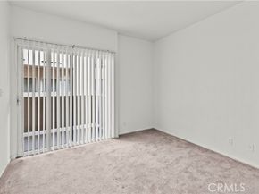 19350 Sherman Way 125, Reseda (los Angeles) CA 91335