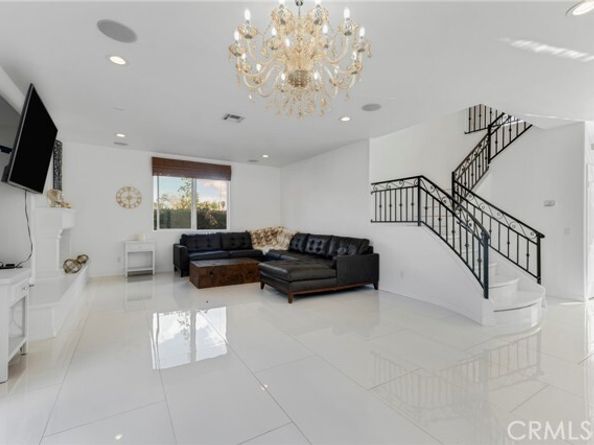 6997 Sale Avenue, West Hills (los Angeles) CA 91307