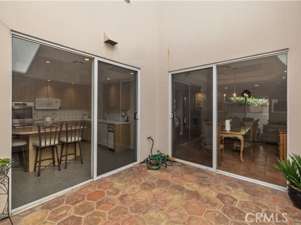 5715 Etiwanda Avenue 4, Tarzana (los Angeles) CA 91356