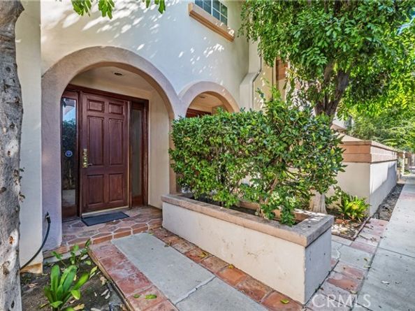 5715 Etiwanda Avenue 4, Tarzana (los Angeles) CA 91356
