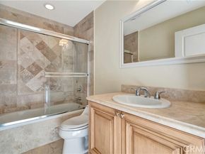5250 Calatrana Drive, Woodland Hills (los Angeles) CA 91364