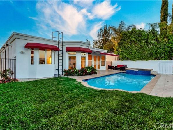5250 Calatrana Drive, Woodland Hills (los Angeles) CA 91364