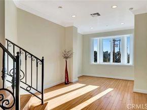 5250 Calatrana Drive, Woodland Hills (los Angeles) CA 91364