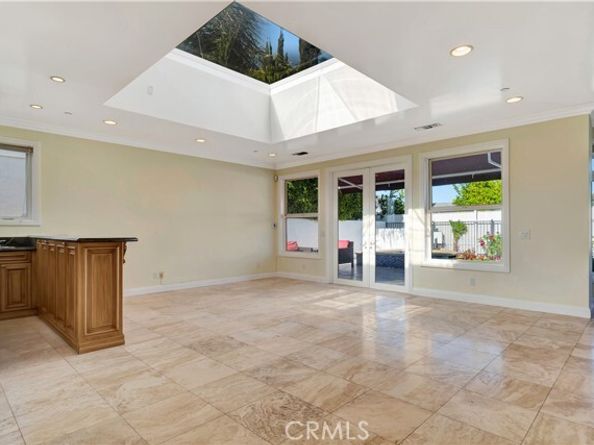 5250 Calatrana Drive, Woodland Hills (los Angeles) CA 91364