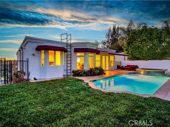 5250 Calatrana Drive, Woodland Hills (los Angeles) CA 91364