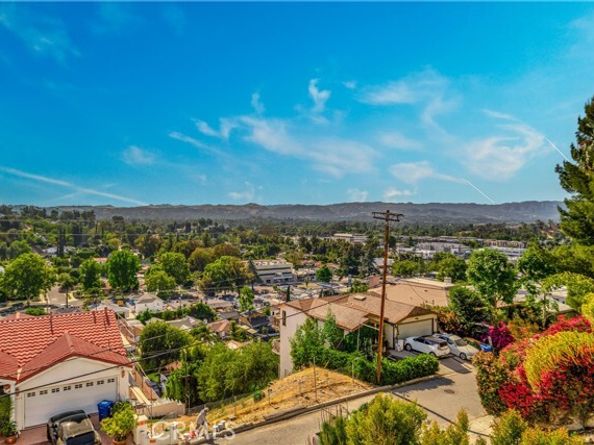 5250 Calatrana Drive, Woodland Hills (los Angeles) CA 91364
