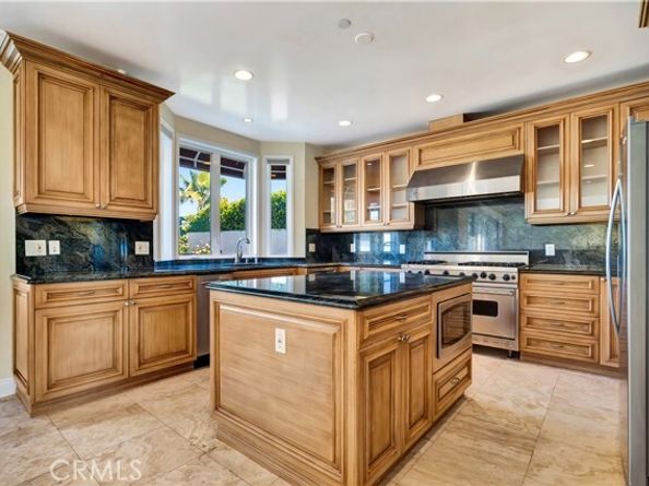 5250 Calatrana Drive, Woodland Hills (los Angeles) CA 91364