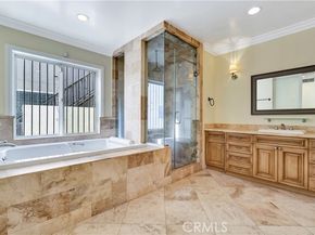 5250 Calatrana Drive, Woodland Hills (los Angeles) CA 91364