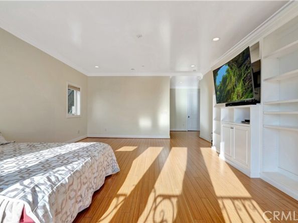 5250 Calatrana Drive, Woodland Hills (los Angeles) CA 91364
