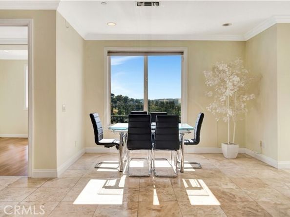 5250 Calatrana Drive, Woodland Hills (los Angeles) CA 91364