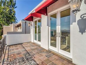 5250 Calatrana Drive, Woodland Hills (los Angeles) CA 91364