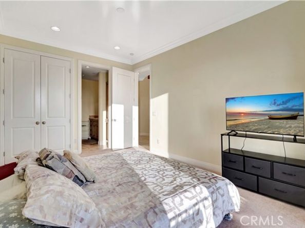 5250 Calatrana Drive, Woodland Hills (los Angeles) CA 91364