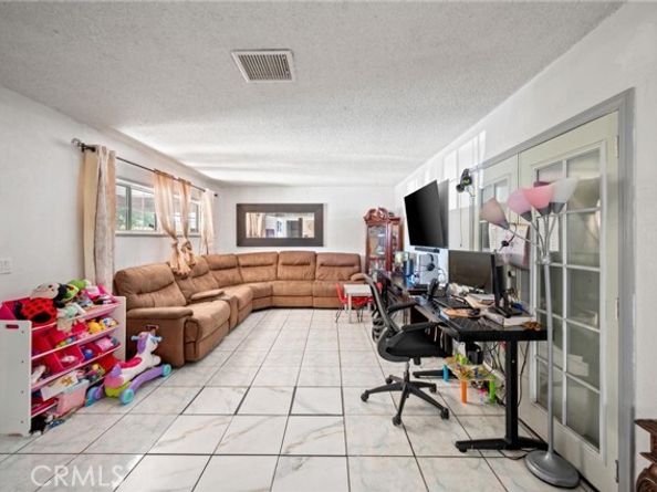 9168 Vena Avenue, Arleta (los Angeles) CA 91331