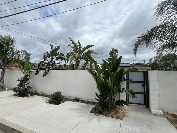 11024 Peoria Street, Sun Valley (los Angeles) CA 91352