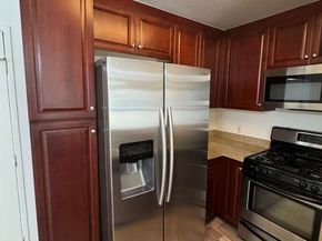 5550 Owensmouth 121, Woodland Hills (los Angeles) CA 91367
