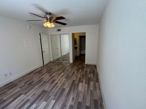 5550 Owensmouth 121, Woodland Hills (los Angeles) CA 91367