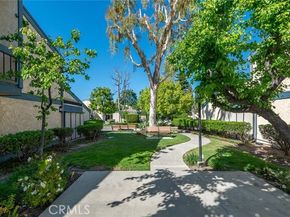 16715 Vanowen, Van Nuys (los Angeles) CA 91406