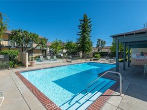 16715 Vanowen, Van Nuys (los Angeles) CA 91406