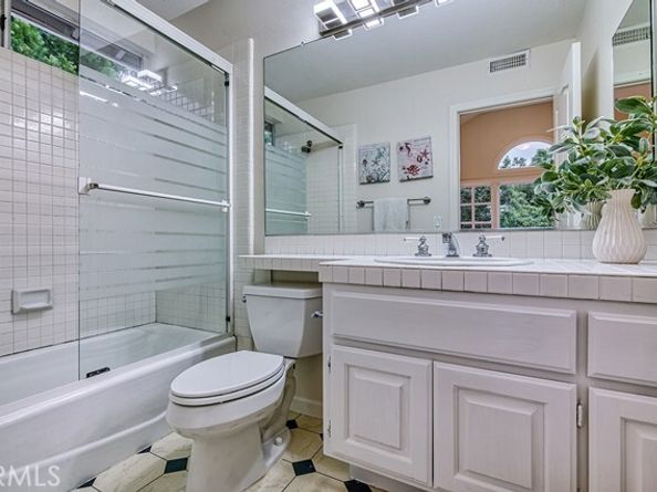 11 Laurelgate, Laguna Hills CA 92679