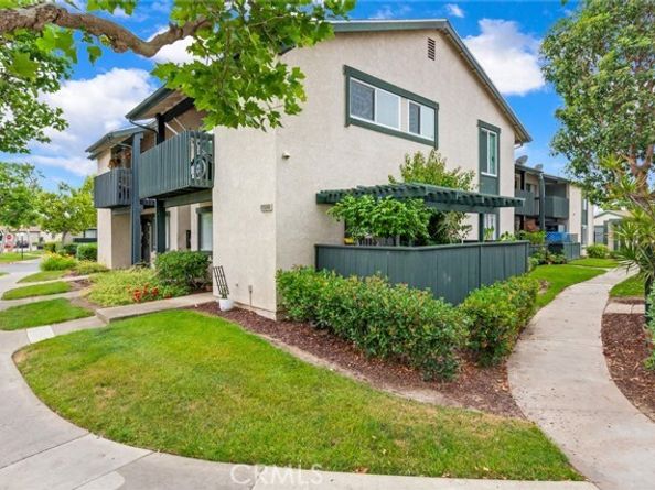 23292 Orange Avenue 6, Lake Forest (el Toro) CA 92630