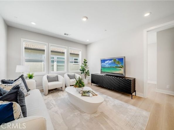 211 Wild Flower, Lake Forest (el Toro) CA 92630