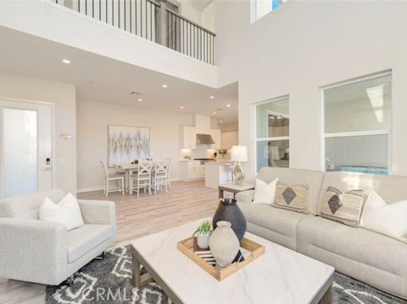 111 Edna Parkway, Lake Forest (el Toro) CA 92630