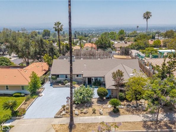 3860 Valley Lights Drive, Pasadena CA 91107