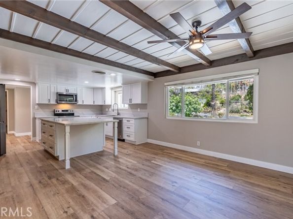 3860 Valley Lights Drive, Pasadena CA 91107