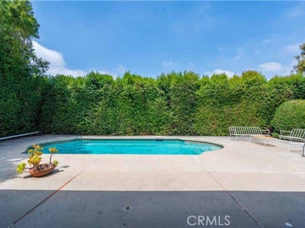 6847 Katherine Avenue, Van Nuys (los Angeles) CA 91405