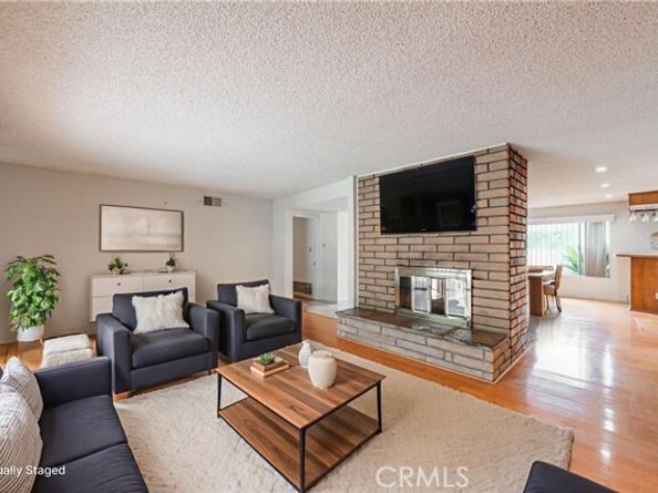 6847 Katherine Avenue, Van Nuys (los Angeles) CA 91405