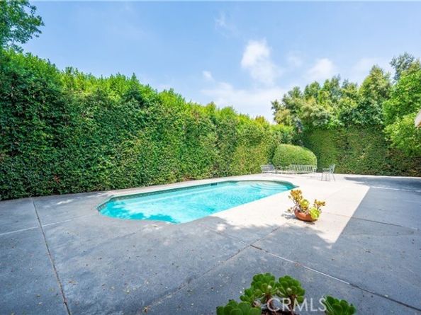 6847 Katherine Avenue, Van Nuys (los Angeles) CA 91405