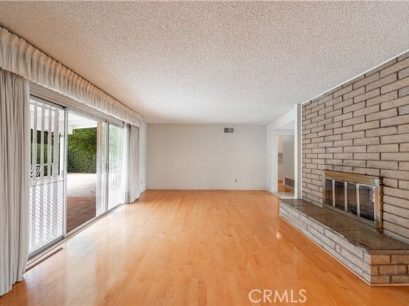 6847 Katherine Avenue, Van Nuys (los Angeles) CA 91405